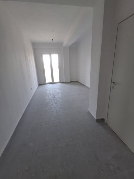 Tirane, jepet me qera apartament 1+1 Kati 3, 250 € (Rethi Unaza e Madhe Tufin)