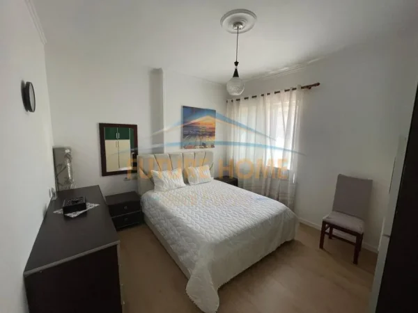 Tirane, jepet me qera apartament 2+1+Ballkon Kati 1, 103 m² 600 € 