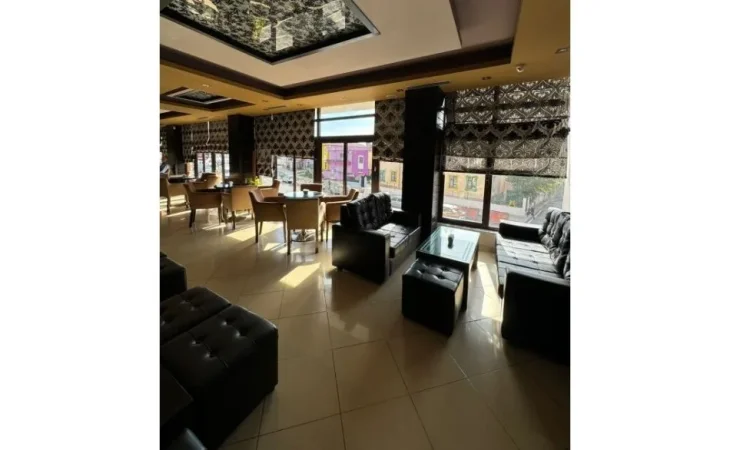 Tirane, shitet ambjent biznesi Kati 1, 134 m² 335.000 € (Kinostudio, Tiranë,)