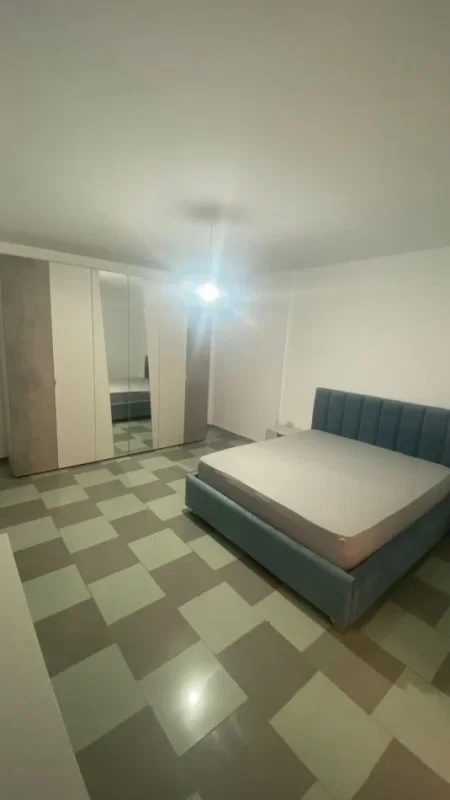jepet me qera , (mbrapa Gjimnazit te Gjuheve te Huaja, Asim Vokshi)