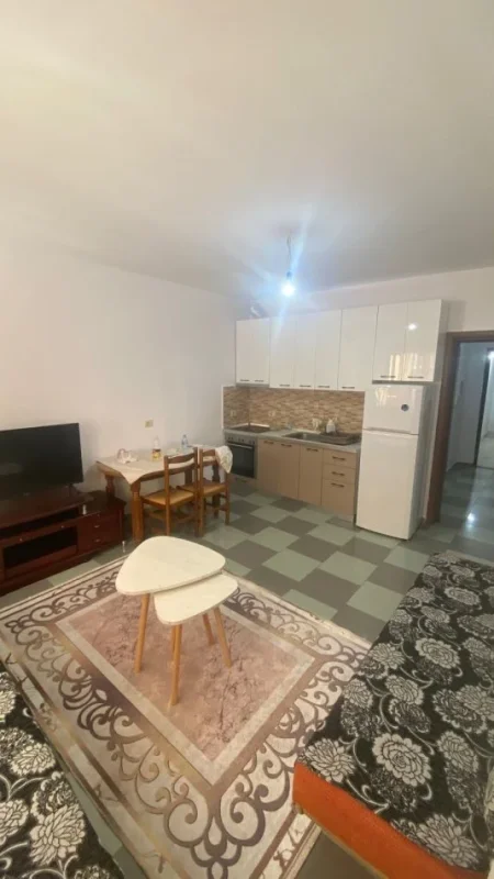jepet me qera , (mbrapa Gjimnazit te Gjuheve te Huaja, Asim Vokshi)