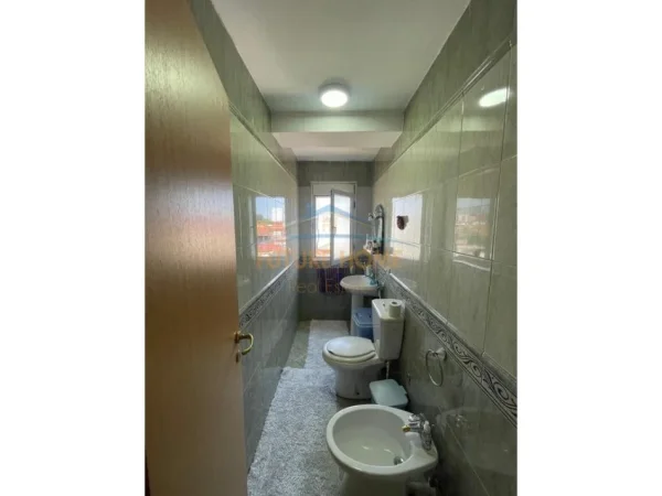 Tirane, shitet apartament 3+1+Ballkon Kati 6, 99 m² 140.000 €