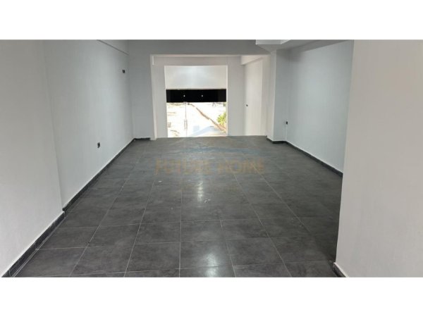 Tirane, jepet me qera ambjent biznesi Kati 0, 79 m² 600 € 