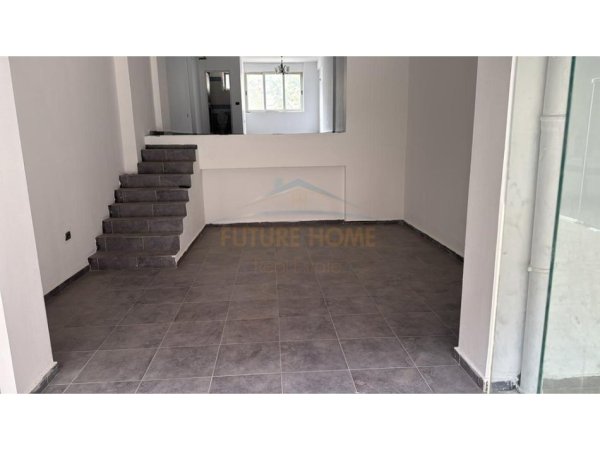 Tirane, jepet me qera ambjent biznesi Kati 0, 79 m² 600 € 