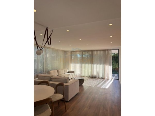 Gjiri Lalezit | Hamallaj, shitet Vile 3+1+Aneks+Ballkon Kati 0, 360 m² 840.000 € 