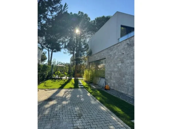 Gjiri Lalezit | Hamallaj, shitet Vile 3+1+Aneks+Ballkon Kati 0, 360 m² 840.000 € 