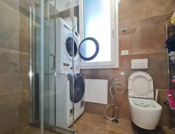 Gjiri Lalezit | Hamallaj, shitet apartament 2+1+Ballkon Kati 1, 460 m² 450.000 € (Gjiri i Lalzit)