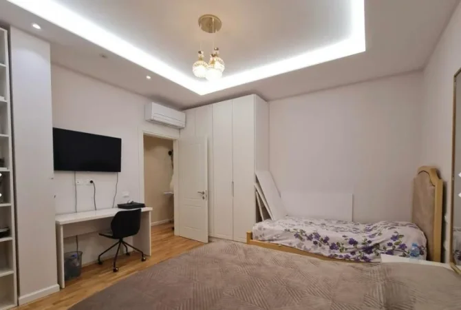 Gjiri Lalezit | Hamallaj, shitet apartament 2+1+Ballkon Kati 1, 460 m² 450.000 € (Gjiri i Lalzit)