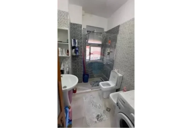 Tirane, shitet apartament 2+1 Kati 7, 92 m² 135.000 € (Rruga thesarit)