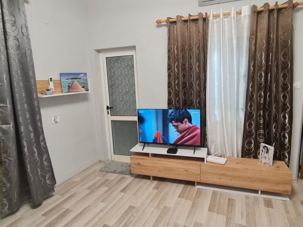 Velipoje, jepet me qera shtepi 1+1+Ballkon Kati 0, 35 m² 50 € (Rruga Vilunit Plazh)