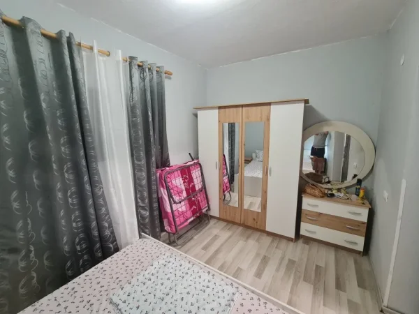 Velipoje, jepet me qera shtepi 1+1+Ballkon Kati 0, 35 m² 50 € (Rruga Vilunit Plazh)