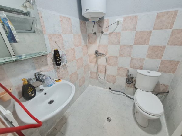 Velipoje, jepet me qera shtepi 1+1+Ballkon Kati 0, 35 m² 50 € (Rruga Vilunit Plazh)