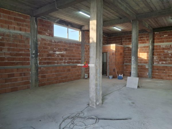 Tirane, jepet me qera , 200 m² 1.500 € 