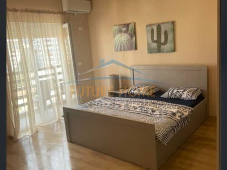 Tirane, jepet me qera apartament 1+1 Kati 5, 90 m² 600 € (RRUGA E DIBRES,SELVIA,GJIMNAZI PARTIZANI)