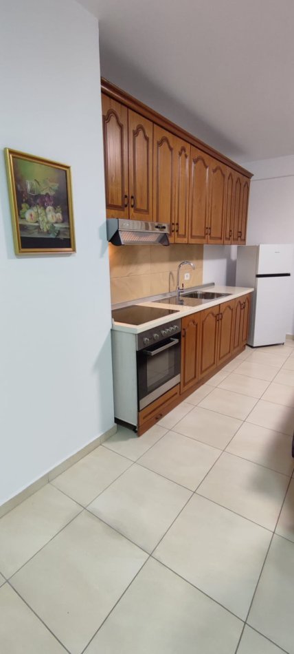 Tirane, jepet me qera apartament 1+1+Ballkon Kati 6, 70 m² 510 € (Rruga Ndre Mjeda/21 Dhjetori)