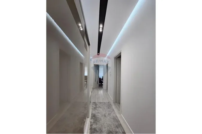 Tirane, shitet apartament 2+1+2+Studio , 128 m² 255.000 € (Rruga Hamdi Sina, Liqeni I Thatë, Tiranë)