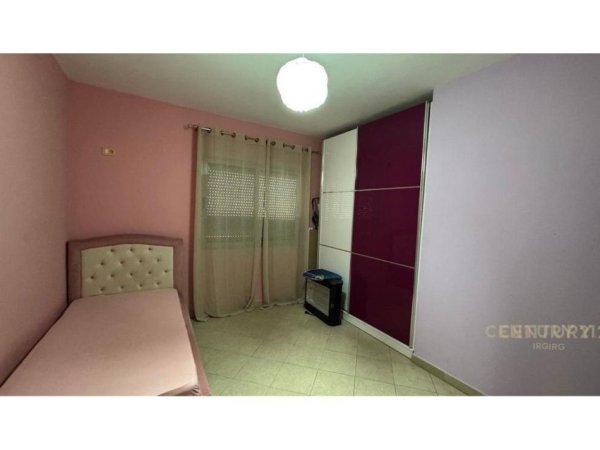 Tirane, jepet me qera apartament 2+1+Aneks+Ballkon Kati 4, 95 m² 450 € (Prane Vila L)