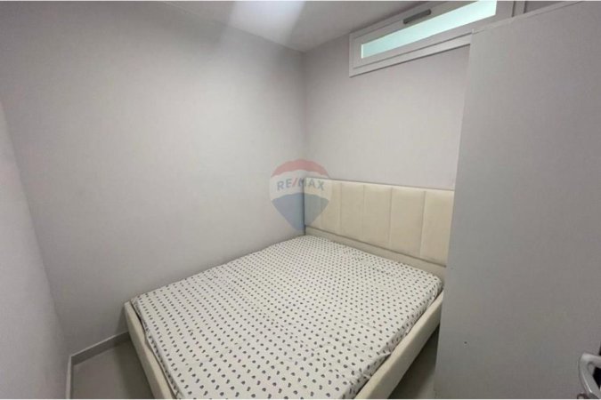 21 Dhjetori, jepet me qera apartament 2+1 Kati 1, 70 m² 600 €, ID: 530561001-158
