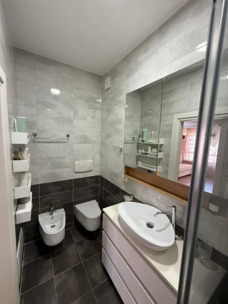 Tirane, shitet apartament 2+1+Ballkon Kati 4, 79 m² 210.000 € 