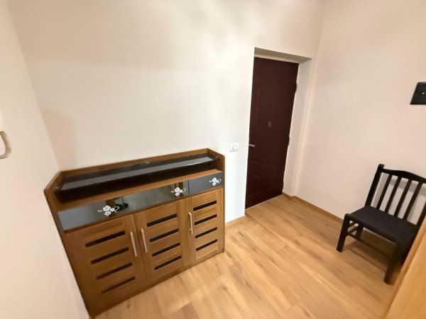 Tirane, jepet me qera apartament 2+1 Kati 7, 110 m² 600 € 