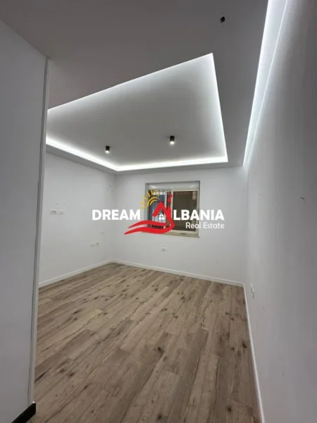 Tirane, shitet apartament 1+1 Kati 1, 62 m² 158.000 € (ne rrugen Sami Frasheri prane Gjimnazit Petro Nini)