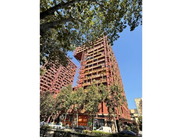 Tirane, shes ambjent biznesi Kati 0, 865 m² (Garden Building.)