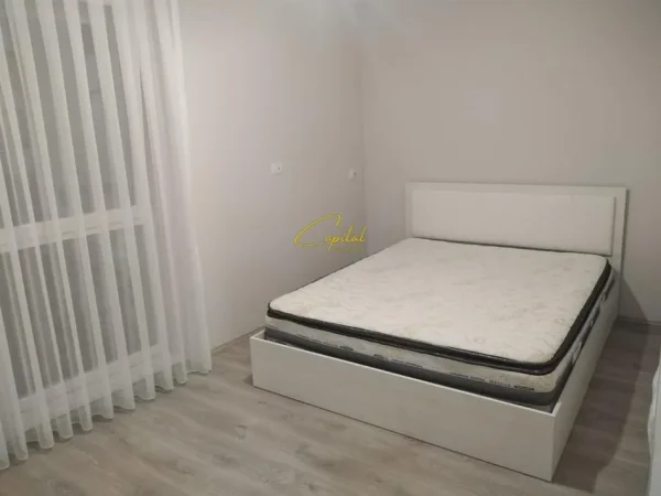 Tirane, jepet me qera apartament 2+1 Kati 2, 93 m² 600 € (ISH PARKU)