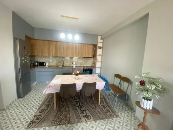 Tirane, shitet apartament Kati 1, 108 m² 105.000 € 