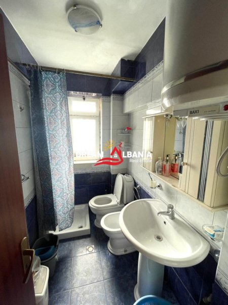 Apartament 2+1 me qera ne qender tek Rruga e Durresit