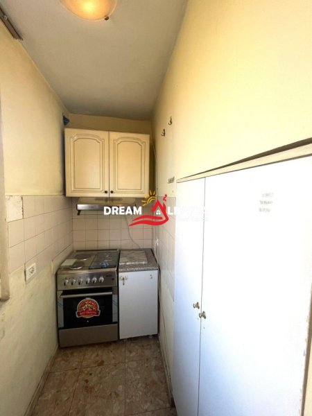Apartament 2+1 me qera ne qender tek Rruga e Durresit
