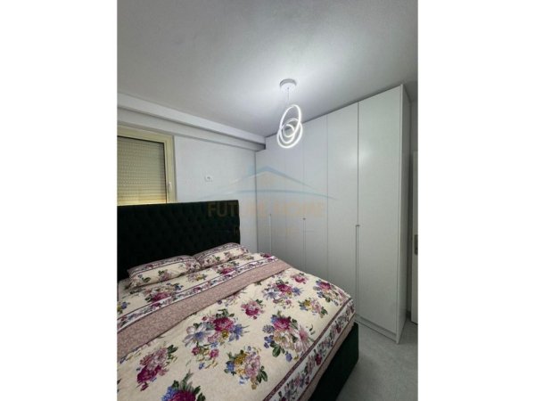 Tirane, jepet me qera apartament 2+1 Kati 2, 80 m² 500 € (FRESKU)