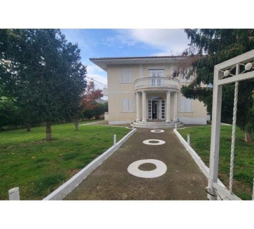 Tirane, shitet Vile , 1.540 m² 555.000 € (Vaqarr) TT2057