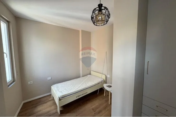 Tirane, jepet me qera apartament 3+1 Kati 4, 102 m² 900 € (ID: 530261046-389)