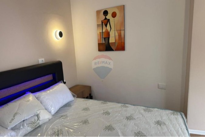 Tirane, jepet me qera apartament 3+1 Kati 4, 102 m² 900 € (ID: 530261046-389)