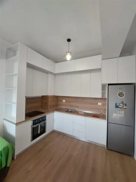 Tirane, jepet me qera apartament 1+1+Ballkon Kati 7, (Ali Dem, Rezidenca Kaimi) 42.000 Leke/Muaj