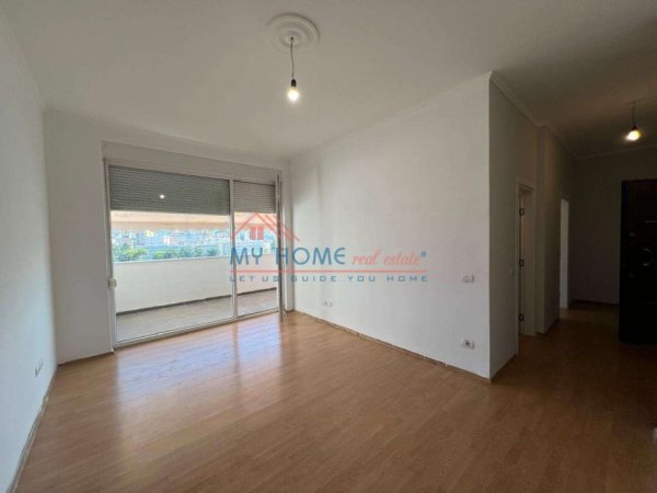Tirane, jepet me qera zyre Kati 8, 70 m² 700 € (21 Dhjetori)