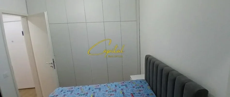 Tirane, jepet me qera apartament 1+1 Kati 7, 65 m² 420 € (ALI DEMI)