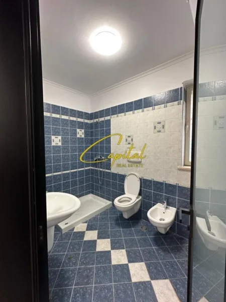 Tirane, shitet apartament 1+1 Kati 1, 62 m² 158.000 € (ISH BLLOKU)