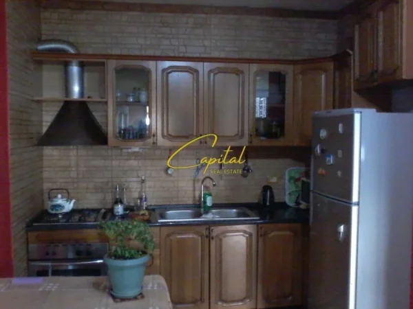 Tirane, shitet apartament 3+1 Kati 5, 117 m² 170.000 € (RRUGA E DIBRES)