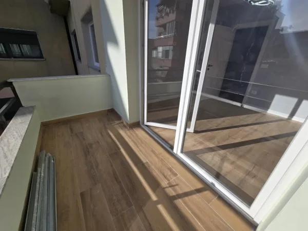 Tirane, shitet apartament 1+1 Kati 6, 64 m² 118.000 € (5 Maji)