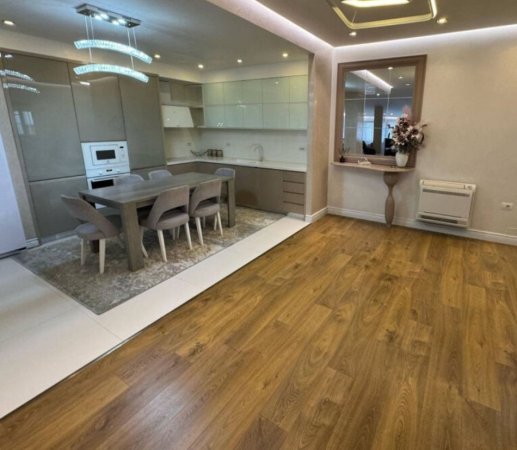 Tirane, shitet apartament 3+1 Kati 6, 198 m² 350.000 € (Rruga e Dajtit, Fresku, Tiranë, TT 956)