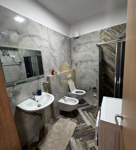 Tirane, jepet me qera apartament 2+1+Ballkon Kati 5, 100 m² 800 € (Don Bosko, prane Kullave Arabe)