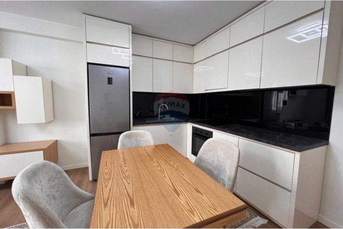 Tirane, jepet me qera apartament 2+1 , 111 m² 750 € (ID: 530381019-51)