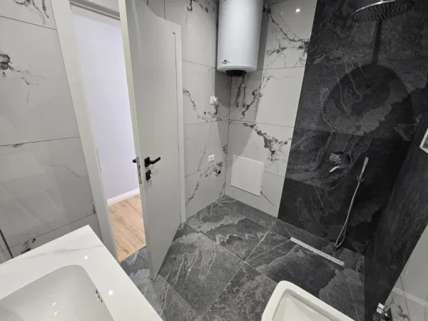 Tirane, shitet apartament 1+1+Ballkon Kati 4, 64 m² 118.000 € (Rruga 5 Maji)