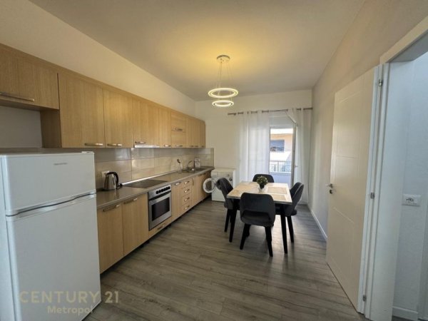Tirane, jepet me qera apartament 1+1 Kati 1, 60 m² 550 € (prane Shkolles Baletit)