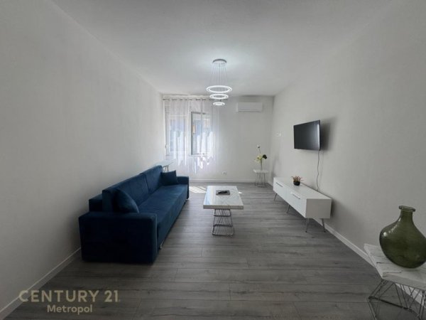 Tirane, jepet me qera apartament 1+1 Kati 1, 60 m² 550 € (prane Shkolles Baletit)