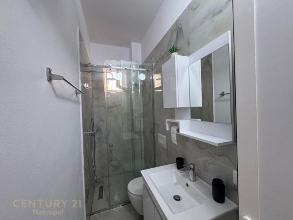 Tirane, jepet me qera apartament 1+1 Kati 1, 60 m² 550 € (prane Shkolles Baletit)