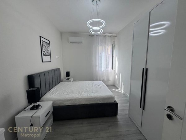 Tirane, jepet me qera apartament 1+1 Kati 1, 60 m² 550 € (prane Shkolles Baletit)