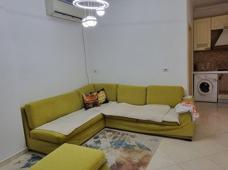 Tirane, jepet me qera apartament 2+1 Kati 2, 77 m² 600 € (Stacioni i trenit)