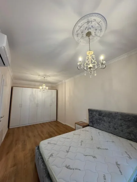 Tirane, jepet me qera apartament 2+1 Kati 3, 109 m² 750 € (RRUGA XHANFIZE KEKO)